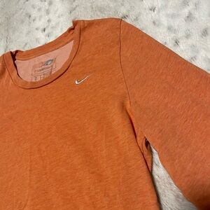 Nike women’s Crew Neck Top
